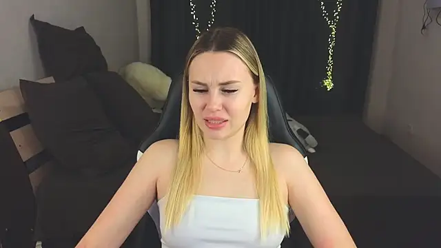 Snapshot of Alenca_hot_sex chatting on January 23, 4:26 pm Alenca hot sex online show from January 23, 4:26 pm