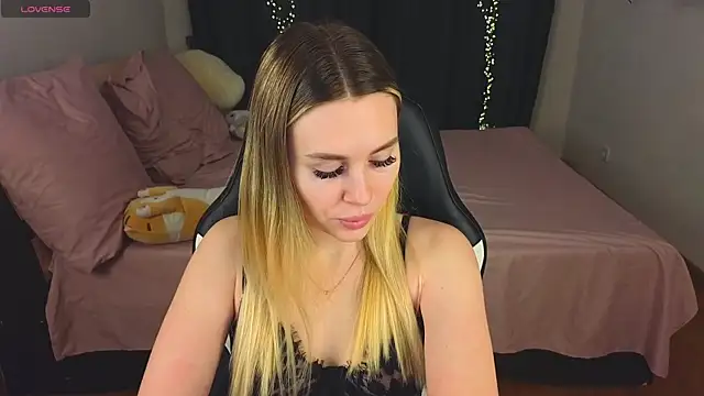 Snapshot of Alenca_hot_sex chatting on February 7, 2:58 pm Alenca hot sex online show from February 7, 2:58 pm