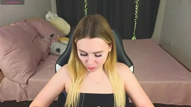 Snapshot of Alenca_hot_sex chatting on February 11, 4:13 pm Alenca hot sex online show from February 11, 4:13 pm