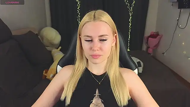 Snapshot of Alenca_hot_sex chatting on February 20, 1:51 pm Alenca hot sex online show from February 20, 1:51 pm