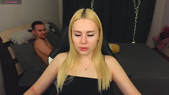 Snapshot of Alenca_hot_sex chatting on March 3, 3:20 pm Alenca hot sex online show from March 3, 3:20 pm