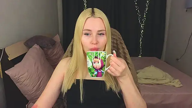 Snapshot of Alenca_hot_sex chatting on March 22, 5:41 pm Alenca hot sex online show from March 22, 5:41 pm