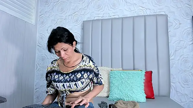 Cleopatra Trans online show from December 18, 1:06 pm