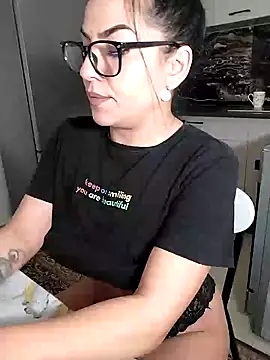 Snapshot of hot-babygirl chatting on February 4, 10:02 pm hot-babygirl online show from February 4, 10:02 pm