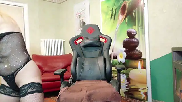 HotLana69 online show from January 4, 4:32 pm