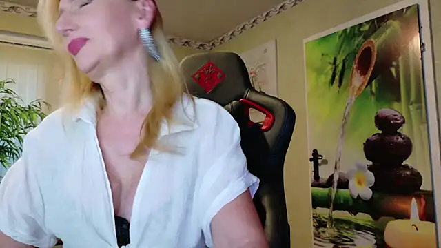 Snapshot of HotLana69 chatting on July 4, 6:58 pm HotLana69 online show from July 4, 6:58 pm