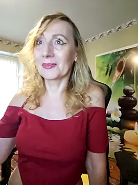 Snapshot of HotLana69 chatting on July 18, 5:28 pm HotLana69 online show from July 18, 5:28 pm