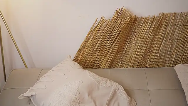 bunnycuteshy online show from April 15, 12:56 pm