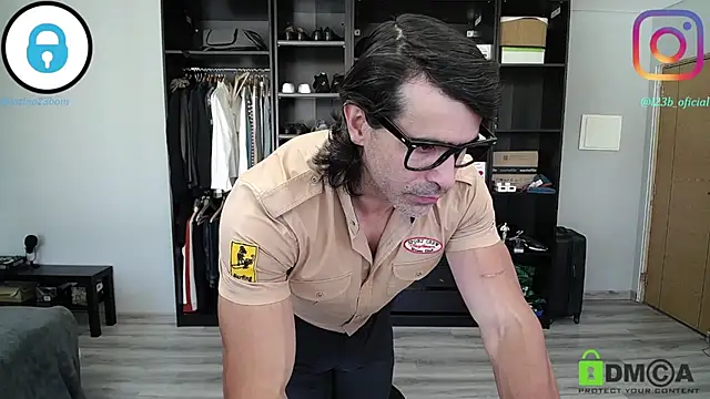 samricci21 online show from April 3, 11:08 am