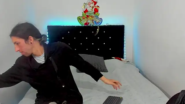 Snapshot of shelby__hotshoww chatting on December 18, 1:15 am shelby hotshoww online show from December 18, 1:15 am