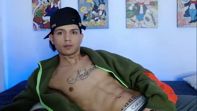 Snapshot of andersonZ998 chatting on February 14, 9:13 am andersonZ998 online show from February 14, 9:13 am