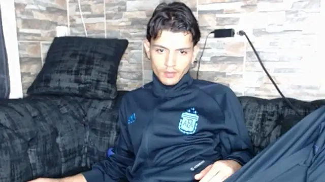 Snapshot of andersonZ998 chatting on March 15, 2:14 am andersonZ998 online show from March 15, 2:14 am