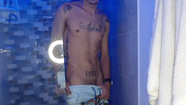 Snapshot of andersonZ998 chatting on September 13, 10:31 pm andersonZ998 online show from September 13, 10:31 pm