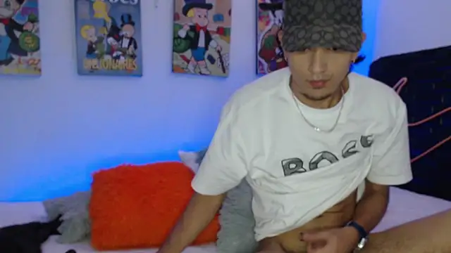 Snapshot of andersonZ998 chatting on November 25, 4:23 am andersonZ998 online show from November 25, 4:23 am