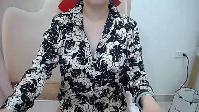 Snapshot of Leiershery chatting on October 9, 1:14 am Leiershery online show from October 9, 1:14 am