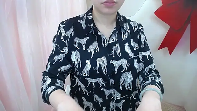 Snapshot of Leiershery chatting on October 15, 1:17 am Leiershery online show from October 15, 1:17 am