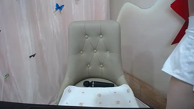 Snapshot of Leiershery chatting on November 28, 1:19 am Leiershery online show from November 28, 1:19 am