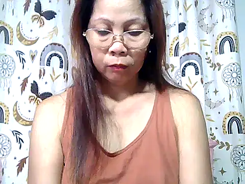 urwife tobe online show from April 10, 9:30 pm