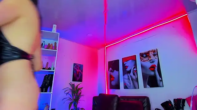 kayilyn online show from February 7, 12:06 pm