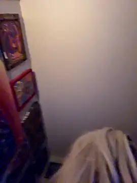 Snapshot of Vonniecd chatting on May 9, 3:45 am Vonniecd online show from May 9, 3:45 am