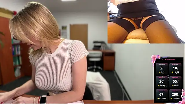 Snapshot of legsLONG chatting on March 10, 5:00 am legsLONG online show from March 10, 5:00 am