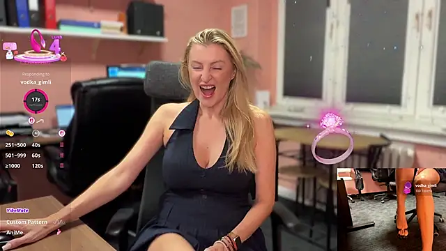 legsLONG online show from December 19, 5:03 am