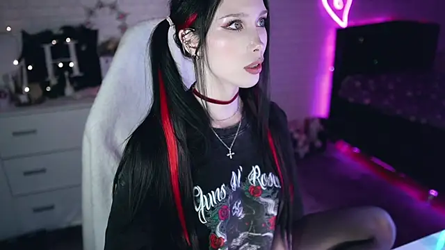  Uindi  online show from March 10, 10:02 pm