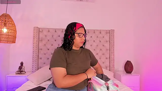 DanielleEvans  online show from March 15, 11:08 am