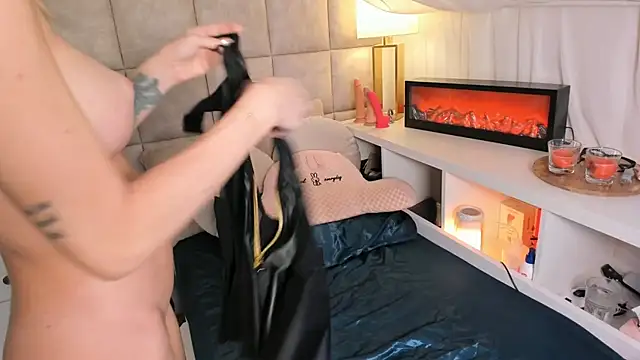 TatjanaTillers online show from February 14, 9:06 am