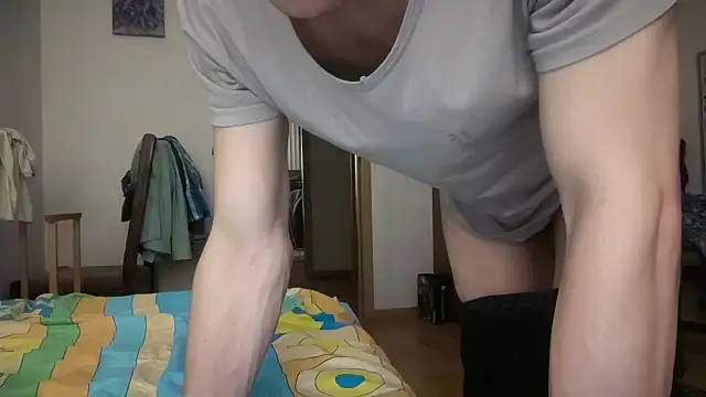 Snapshot of Lamonteik chatting on November 15, 9:32 pm Lamonteik online show from November 15, 9:32 pm