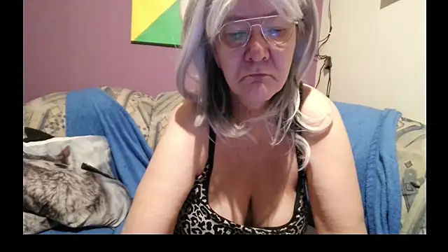 Snapshot of milfchantal4 chatting on January 24, 7:30 am milfchantal4 online show from January 24, 7:30 am