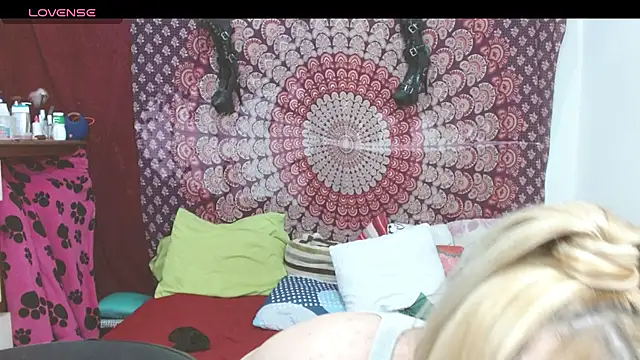 elena evans online show from January 27, 9:00 pm