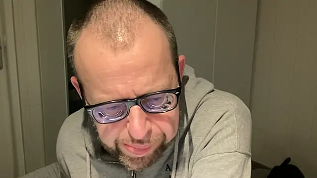 FABIOGLASSES online show from November 27, 10:45 pm