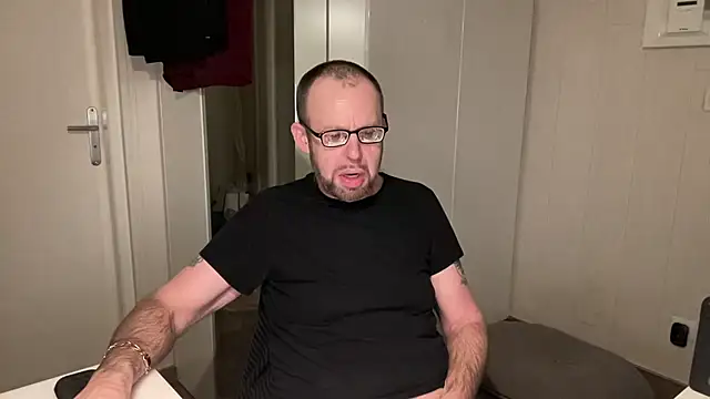 FABIOGLASSES online show from December 2, 11:23 pm