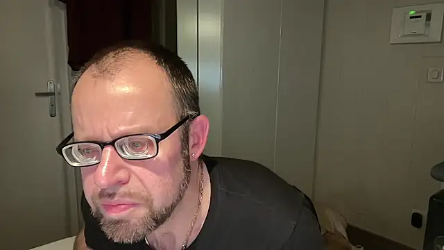 FABIOGLASSES online show from February 15, 11:56 pm