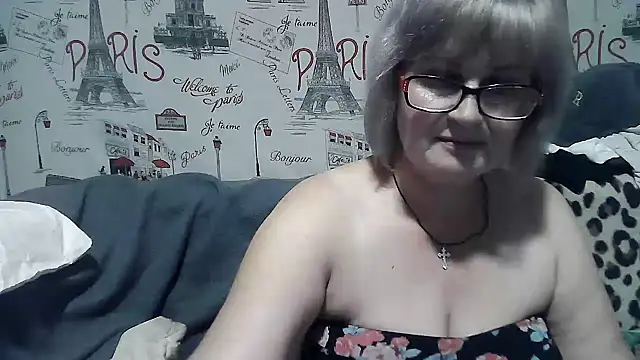 Gina Marlyn online show from December 17, 11:59 pm