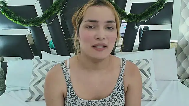 Snapshot of katya_kozlov chatting on January 18, 2:47 am katya kozlov online show from January 18, 2:47 am