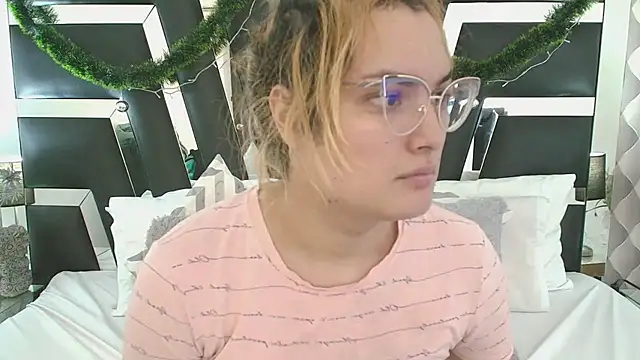 Snapshot of katya_kozlov chatting on January 21, 2:22 am katya kozlov online show from January 21, 2:22 am