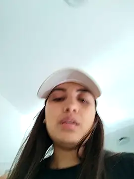 aisha es online show from February 26, 9:25 pm