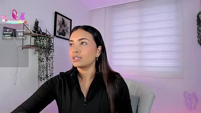 Snapshot of aisha_es chatting on July 9, 9:19 pm aisha es online show from July 9, 9:19 pm