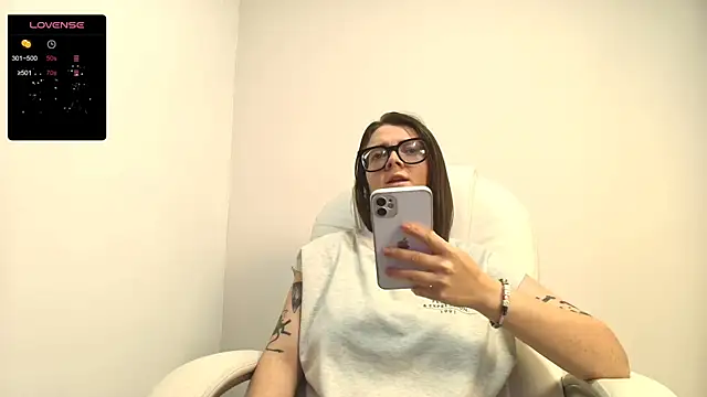 Snapshot of Arya_starrk chatting on February 10, 2:16 pm Arya starrk online show from February 10, 2:16 pm