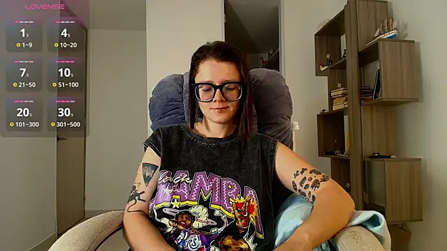 Arya starrk online show from November 20, 1:44 pm