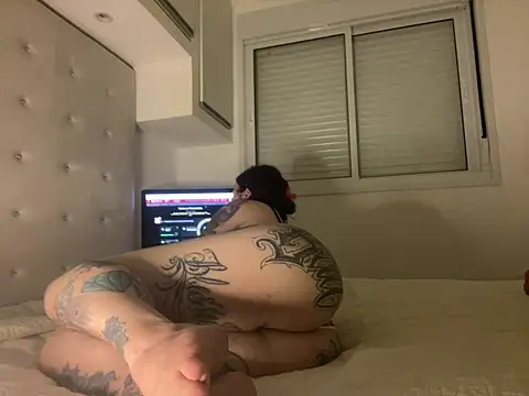 Snapshot of SabrinaRussel chatting on January 9, 8:33 pm SabrinaRussel online show from January 9, 8:33 pm