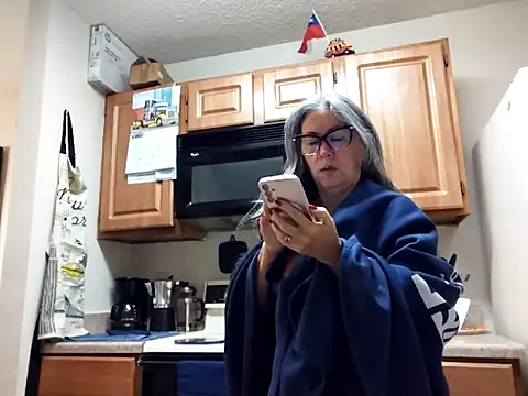 Snapshot of EvaRobinson chatting on January 16, 1:58 pm EvaRobinson online show from January 16, 1:58 pm