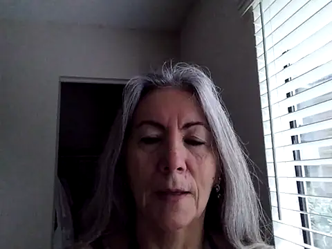 Snapshot of EvaRobinson chatting on January 18, 1:29 pm EvaRobinson online show from January 18, 1:29 pm