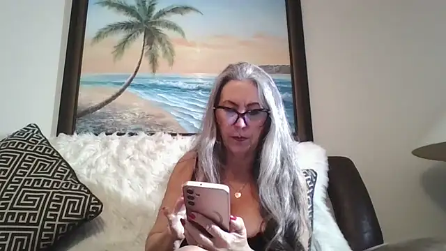 Snapshot of EvaRobinson chatting on February 19, 12:14 am EvaRobinson online show from February 19, 12:14 am