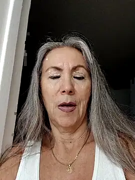 Snapshot of EvaRobinson chatting on February 19, 1:50 pm EvaRobinson online show from February 19, 1:50 pm