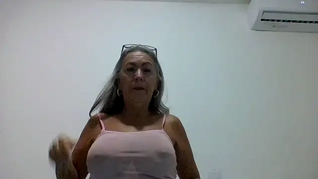 EvaRobinson online show from July 25, 11:08 am