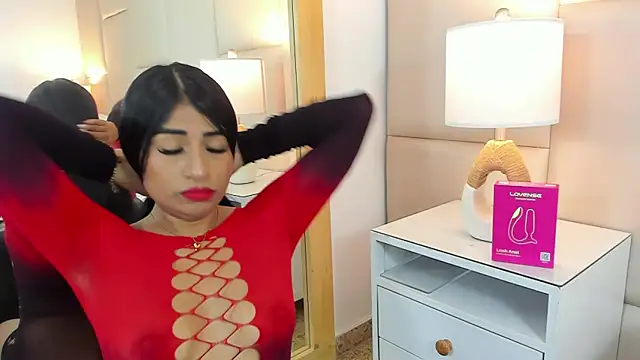 AntoniaRoss  online show from February 6, 1:03 pm