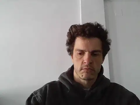 Snapshot of HeteroOli chatting on May 17, 8:55 am HeteroOli online show from May 17, 8:55 am